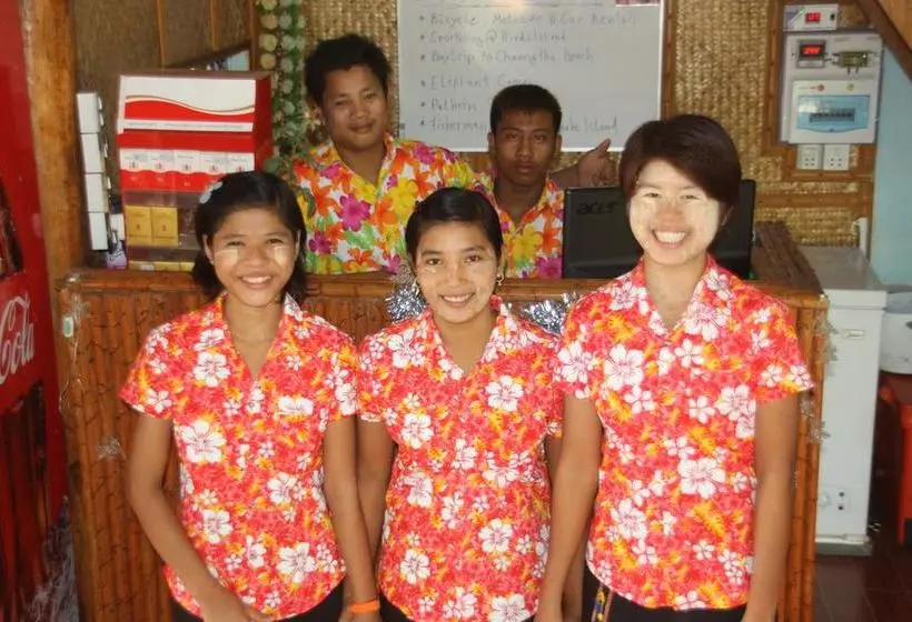 هتل Soe Ko Ko Beach House & Restaurant