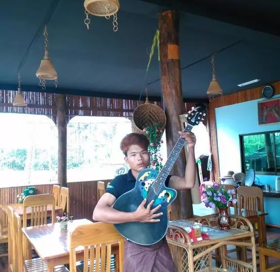 هتل Soe Ko Ko Beach House & Restaurant