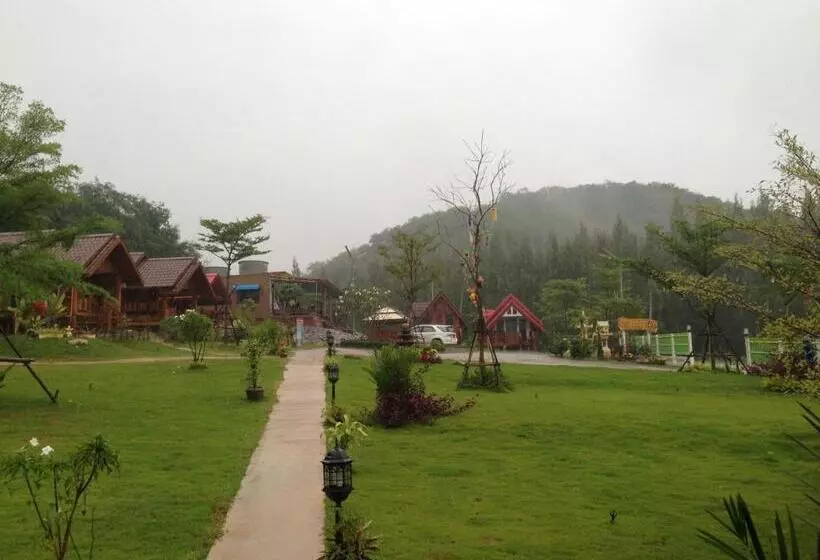 Lomakeskus บ้านเรือนไท มวกเหล็ก Ban Ruenthai Muaklek