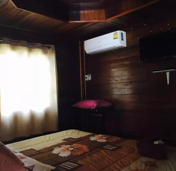 Lomakeskus บ้านเรือนไท มวกเหล็ก Ban Ruenthai Muaklek