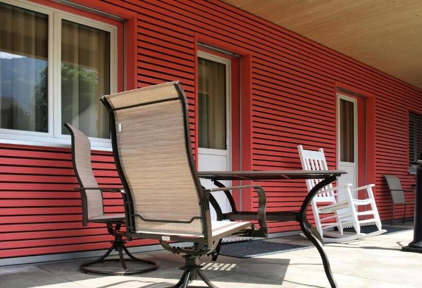 Swiss Inn & Apartments