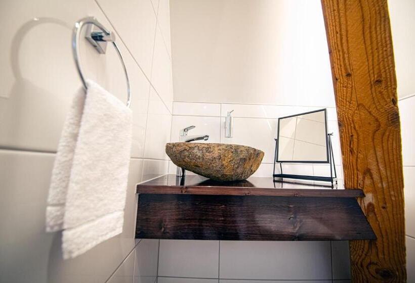 Swiss Inn & Apartments