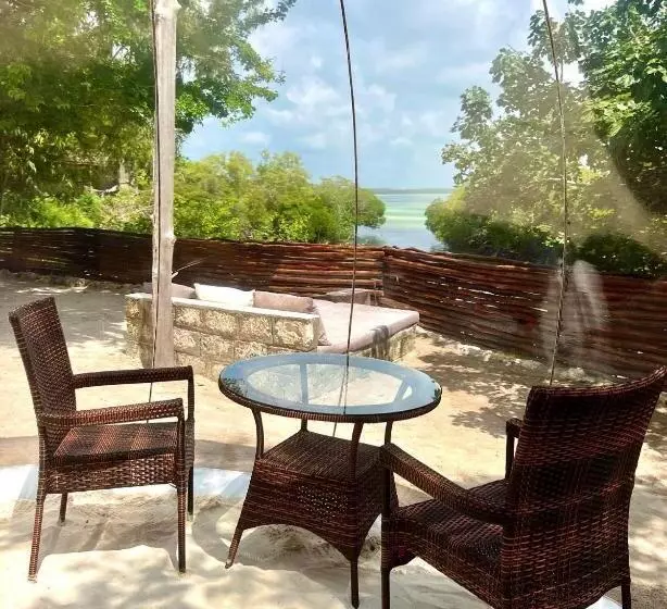 تختخواب و صبحانه Rock And Sea Resort