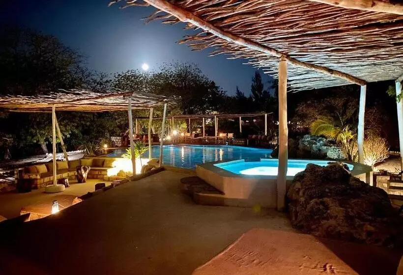 تختخواب و صبحانه Rock And Sea Resort