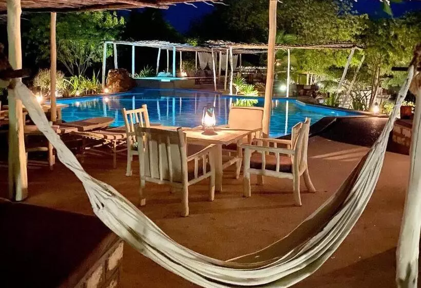 تختخواب و صبحانه Rock And Sea Resort