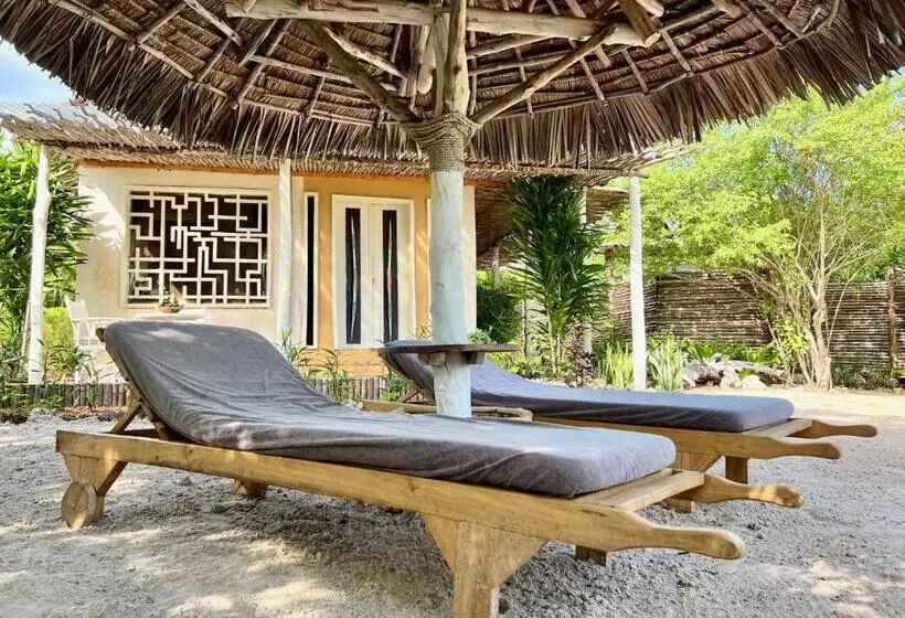 تختخواب و صبحانه Rock And Sea Resort