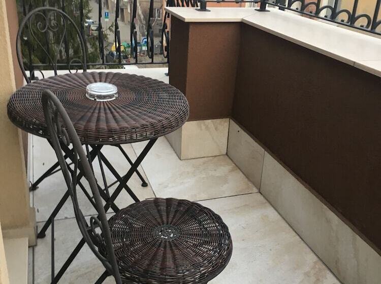 Family Hotel Agoncev