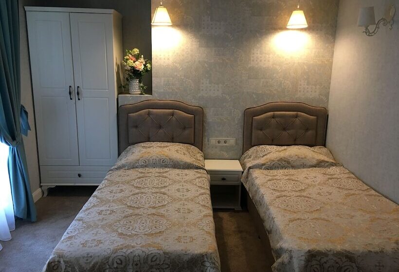 Family Hotel Agoncev