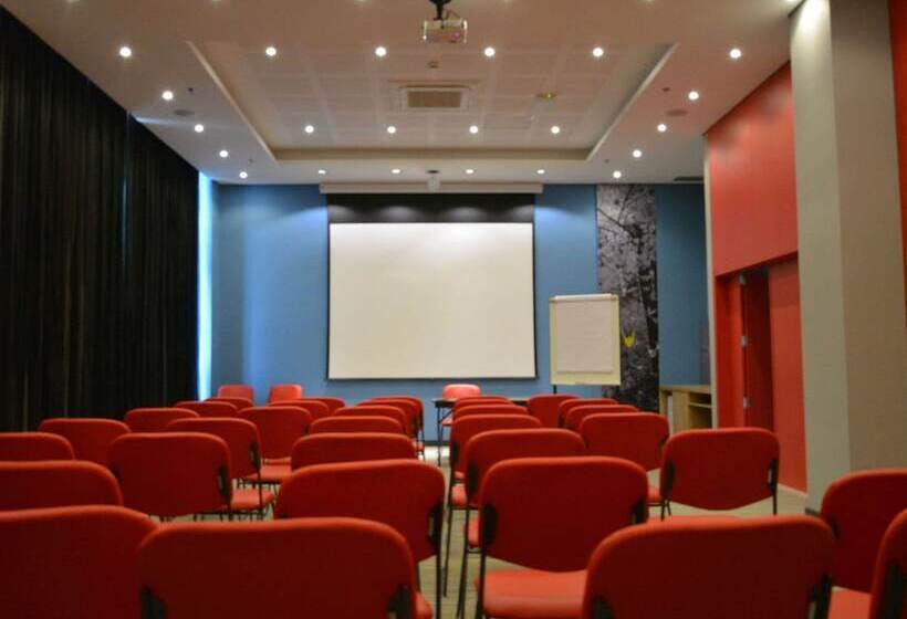 فندق Ibis Jacarei