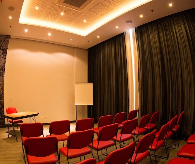 فندق Ibis Jacarei