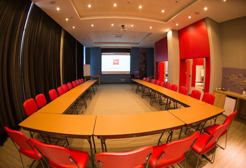 فندق Ibis Jacarei