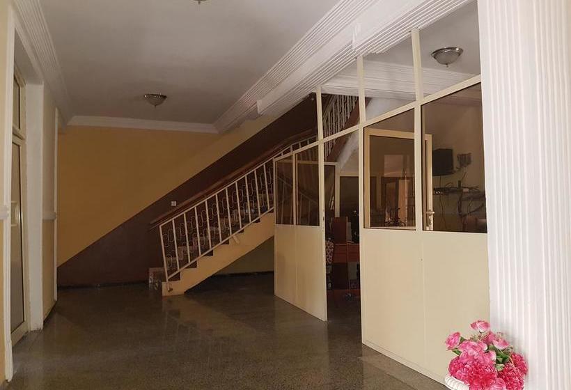 هتل New Gate Lodge & Hospitality Ltd