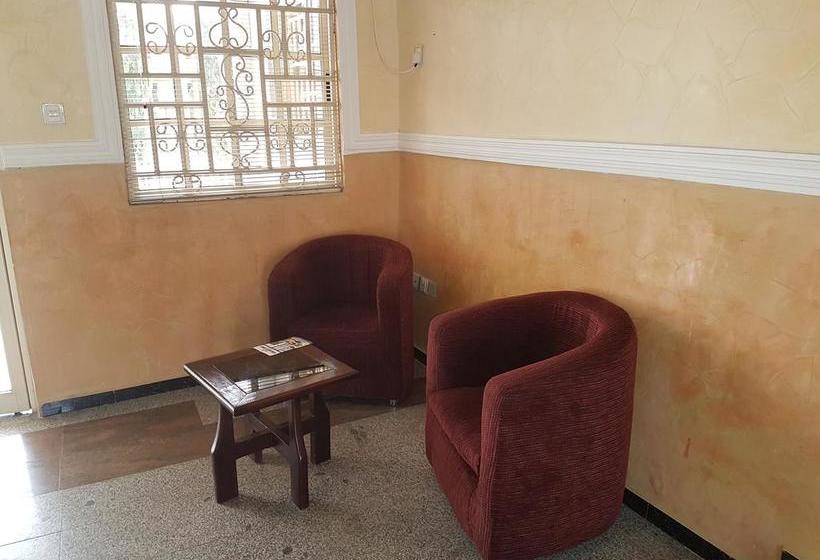 هتل New Gate Lodge & Hospitality Ltd