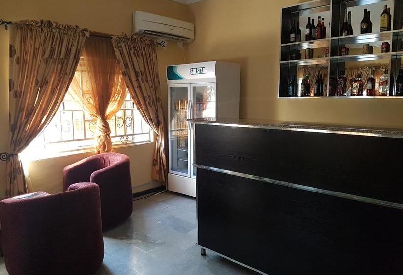 هتل New Gate Lodge & Hospitality Ltd