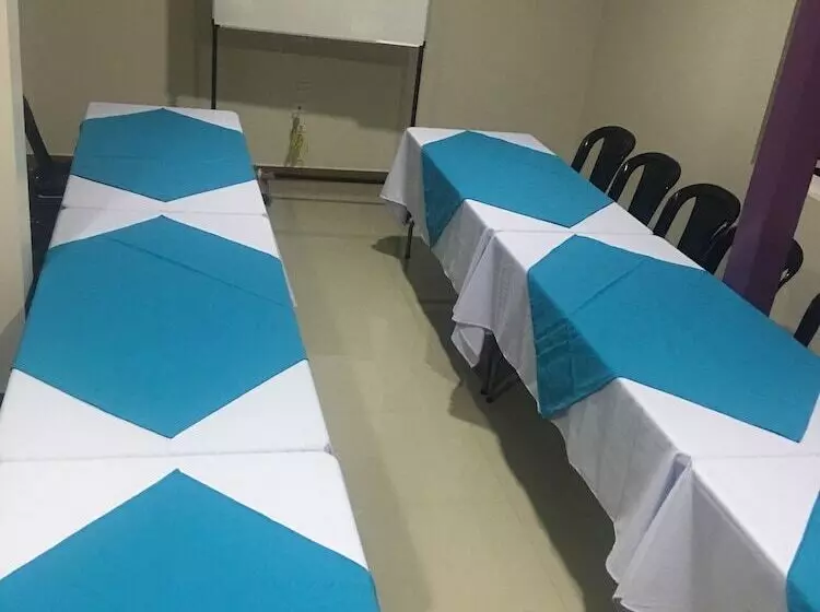 ホテル Rey Salomón