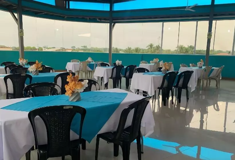 ホテル Rey Salomón