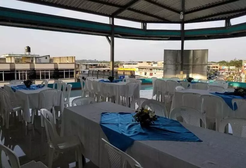 ホテル Rey Salomón