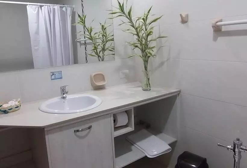 ホテル Rey Salomón