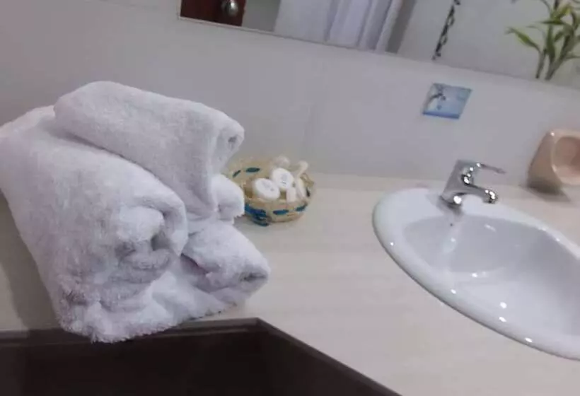 ホテル Rey Salomón