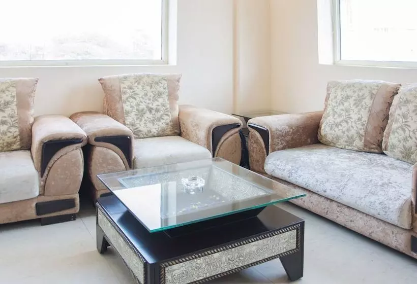 ホテル Treebo Atithi Inn