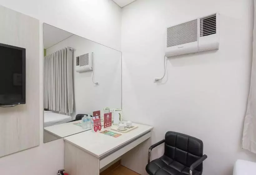 ホテル Zen Rooms Hamersons Cebu