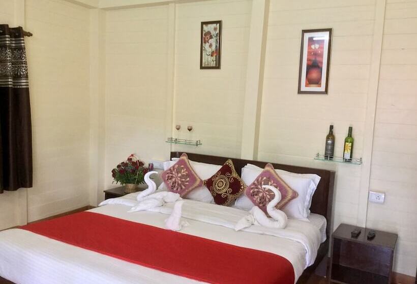 Morjim Queen Beach Resort