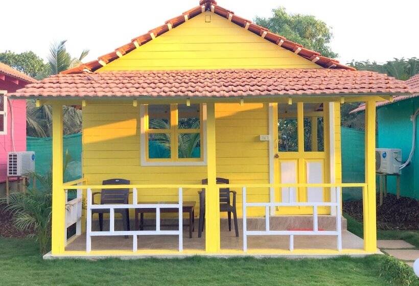 Morjim Queen Beach Resort