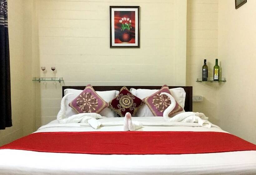 Morjim Queen Beach Resort