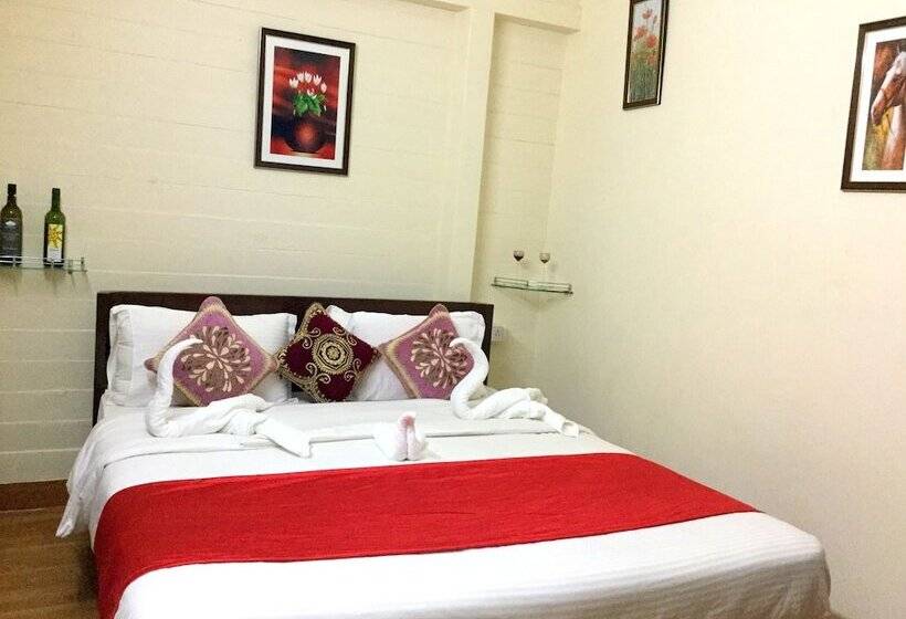 Morjim Queen Beach Resort