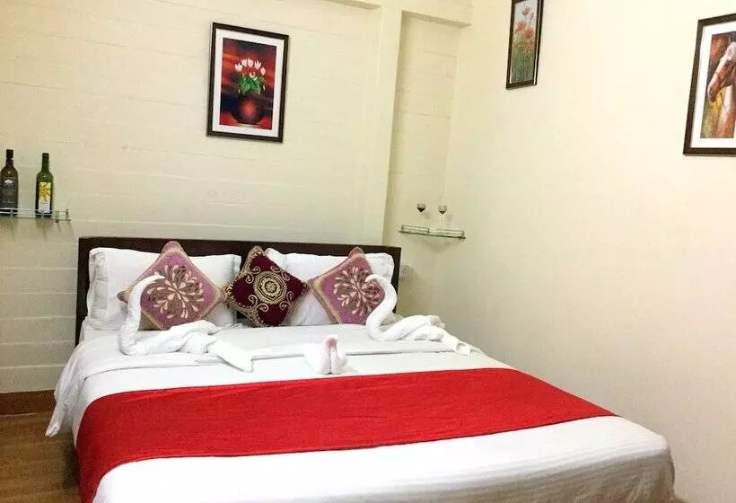 Morjim Queen Beach Resort