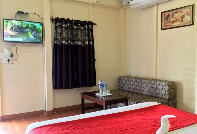 Morjim Queen Beach Resort