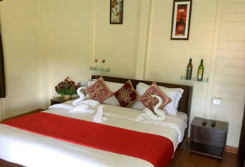 Morjim Queen Beach Resort