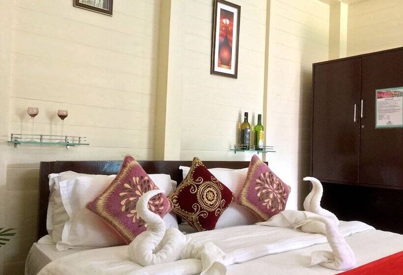 Morjim Queen Beach Resort