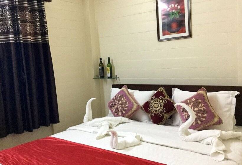 Morjim Queen Beach Resort