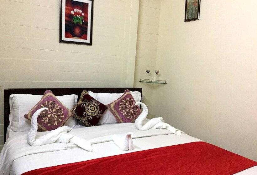 Morjim Queen Beach Resort