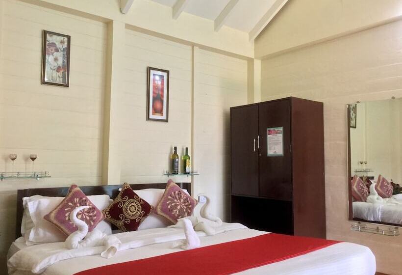 Morjim Queen Beach Resort