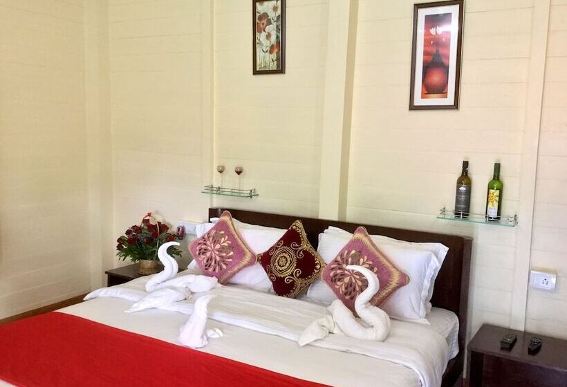 Morjim Queen Beach Resort