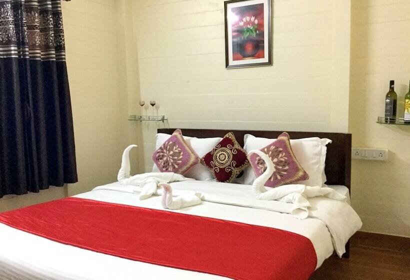 Morjim Queen Beach Resort