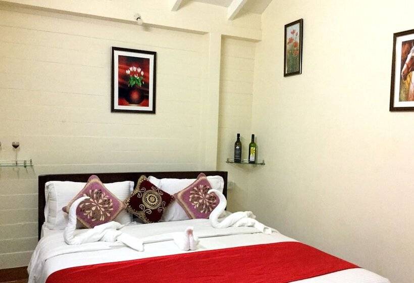 Morjim Queen Beach Resort