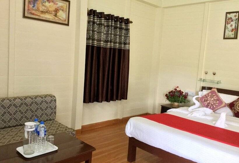 Morjim Queen Beach Resort