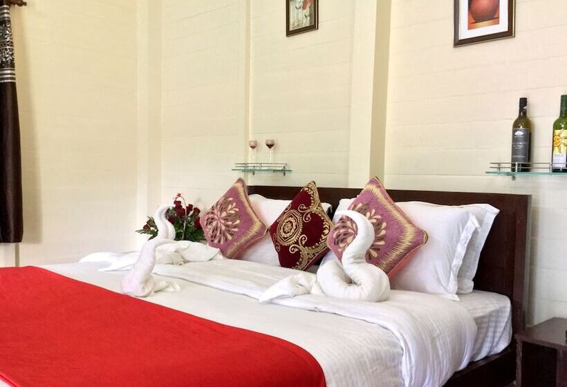 Morjim Queen Beach Resort