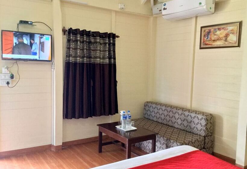 Morjim Queen Beach Resort