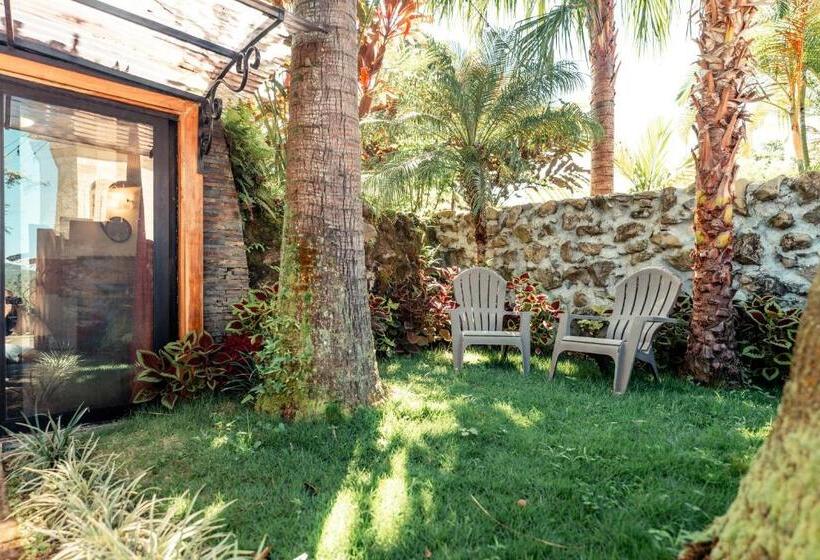 Herberge Bambuda Castle