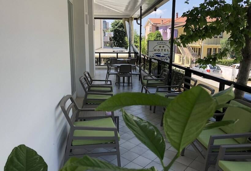 Beach Hotel Clerice