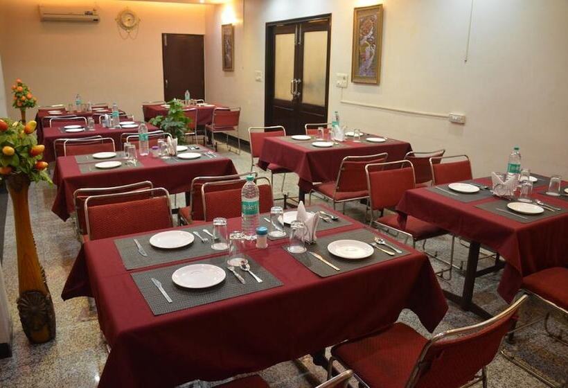 Отель Jinendra Inn