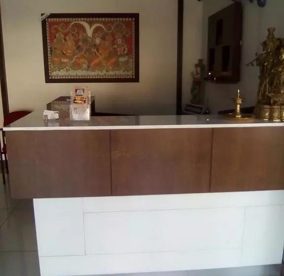 ホテル Lalitha Inn