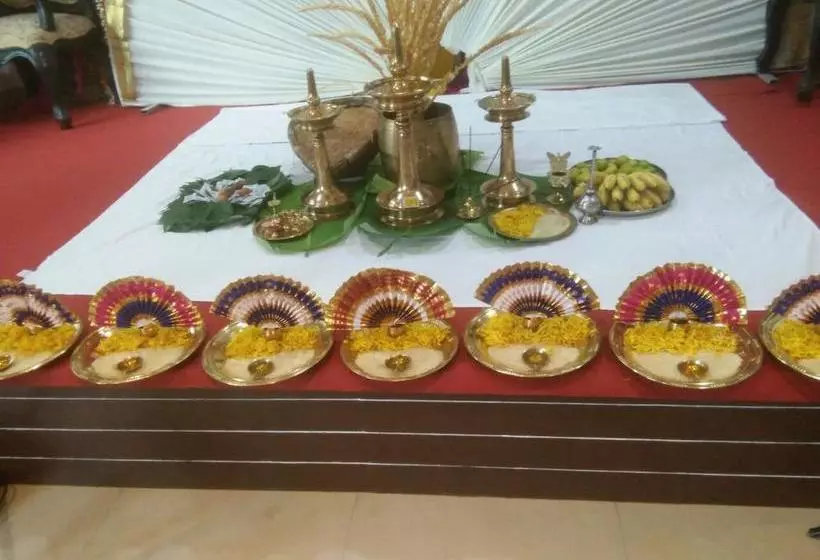 ホテル Lalitha Inn