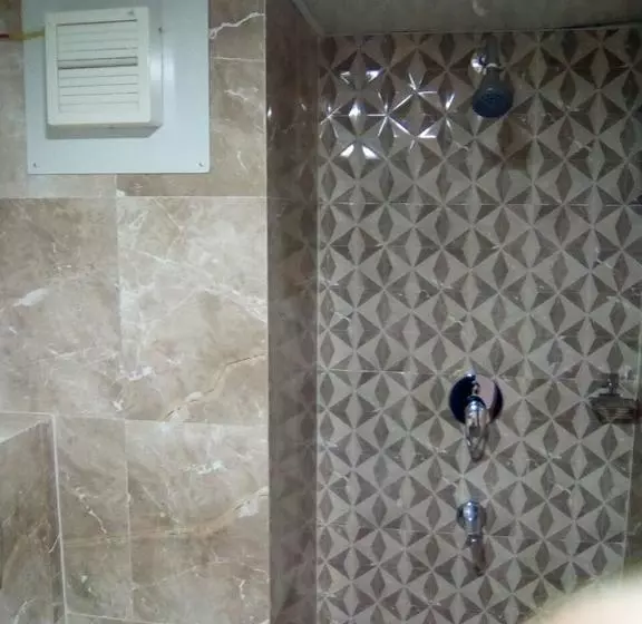 ホテル Lalitha Inn