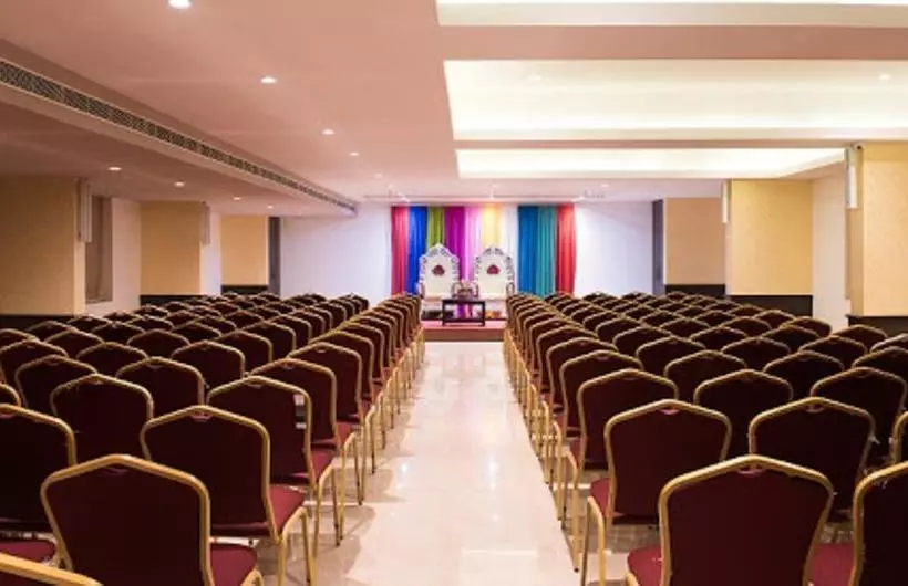 ホテル Lalitha Inn