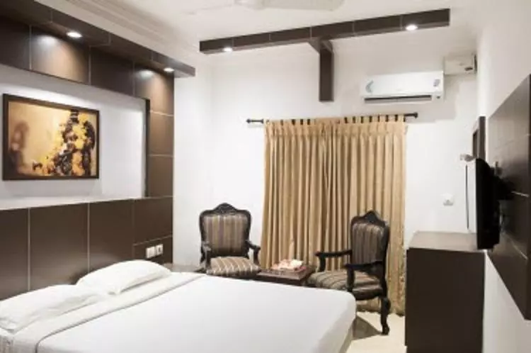 ホテル Lalitha Inn